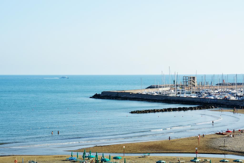 Sweet Home & Wellness Affittacamere Nettuno Eksteriør billede